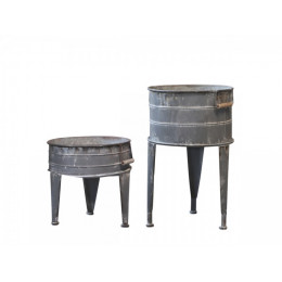 Antique Grey Set of Two Planters on Legs Antique Grey Set of Two Planters on Legs