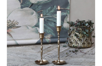 Set of Two Antique Brass Candlesticks Set of Two Antique Brass Candlesticks